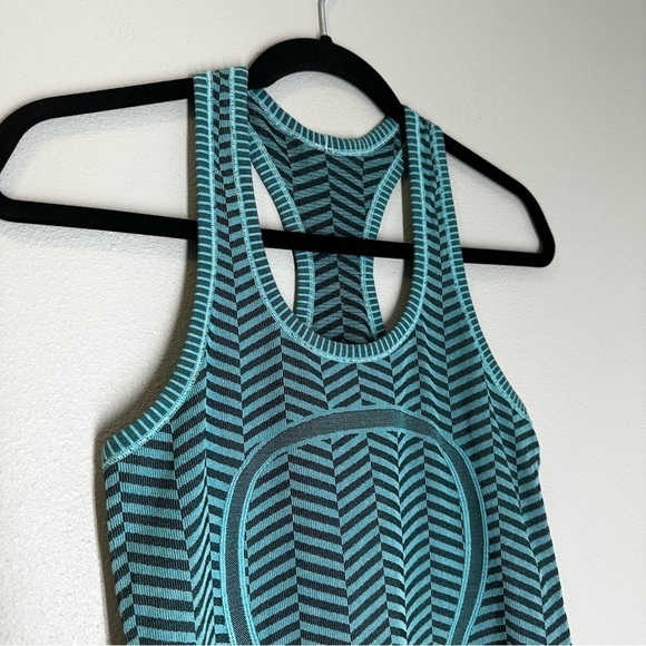 Lululemon Run Swiftly Tech Racerback Tank Top Heathered Blue Tropics Size 4 - Picture 5 of 10